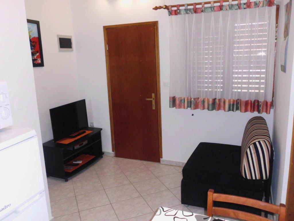 Apartments Ema プーラ 部屋 写真