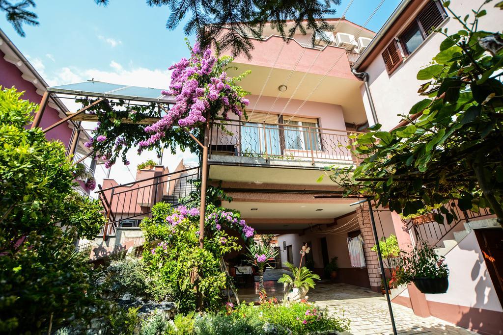 Apartments Ema プーラ エクステリア 写真